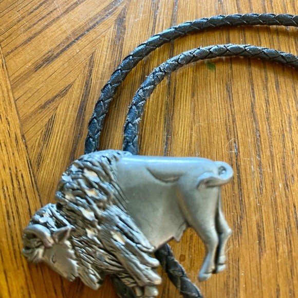 Bolo Tie Buffalo Pewter EGE 1989 Stamped Slide Black Leather Silver Tone Pewter - Picture 14 of 14
